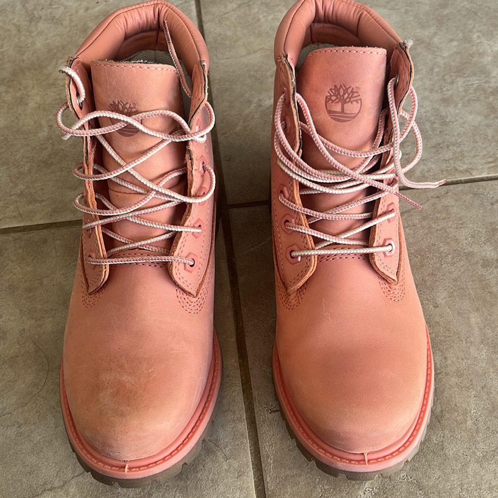 Women’s pink Timberland boots size 6.5 - Picture 3 of 3